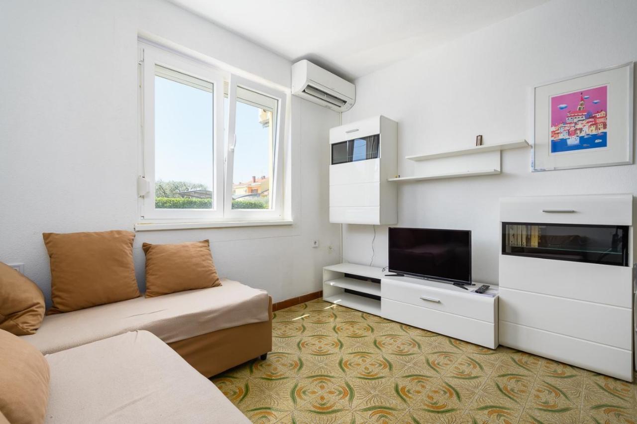 House With Apartments Mila Умаг Экстерьер фото