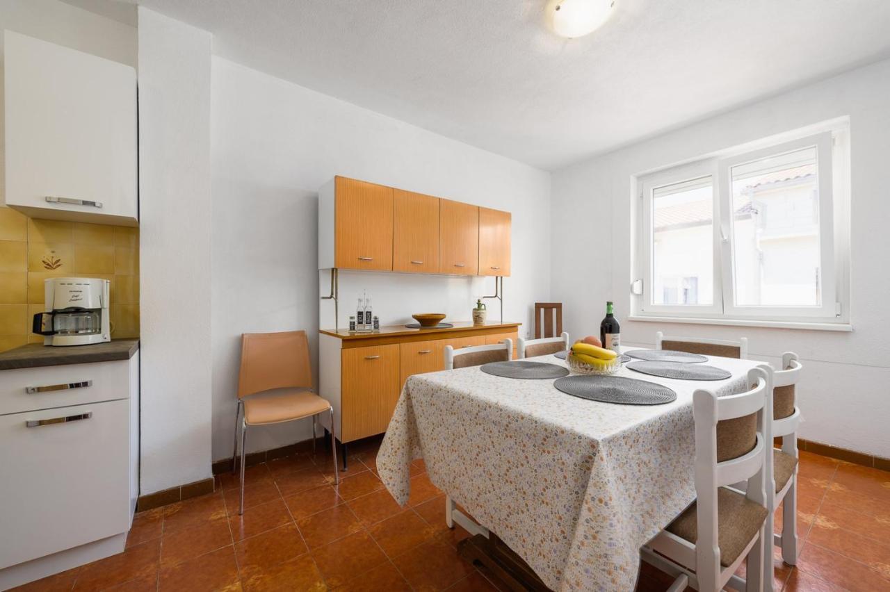 House With Apartments Mila Умаг Экстерьер фото